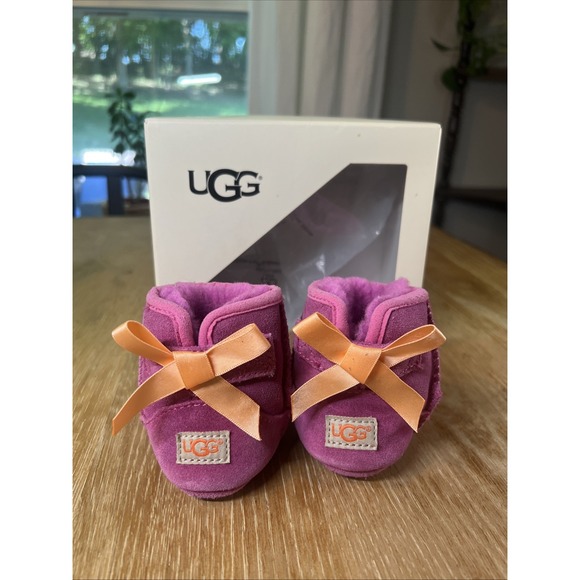 UGG BOOTS Pink INFANT SIZE 2/3 BABY Suede Bows Booties Back Closure EUC - Picture 1 of 12